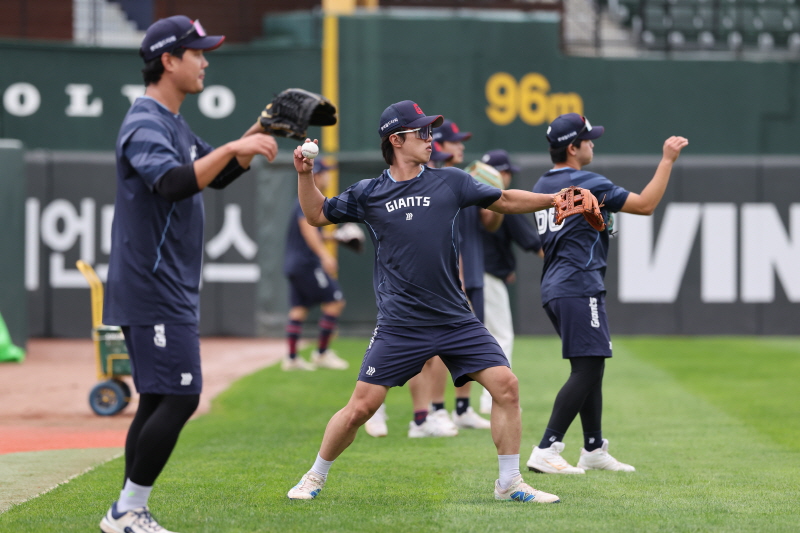 롯데, 일본 미야자키 마무리 캠프